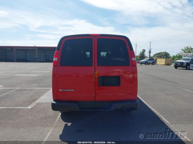 2018 Chevrolet Express photo 7