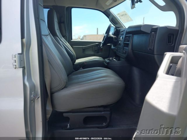 2017 Chevrolet Express photo 7