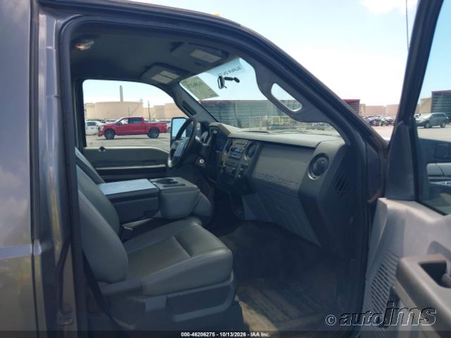 2012 Ford F-550 photo 3
