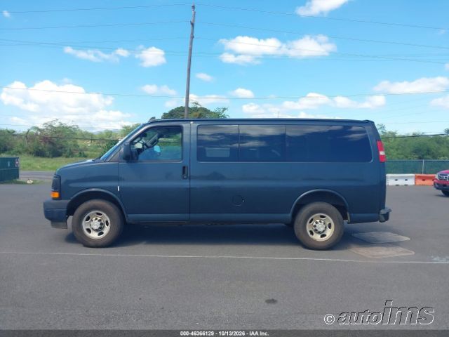 2017 Chevrolet Express photo 5