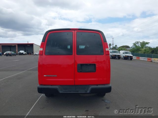 2018 Chevrolet Express photo 4