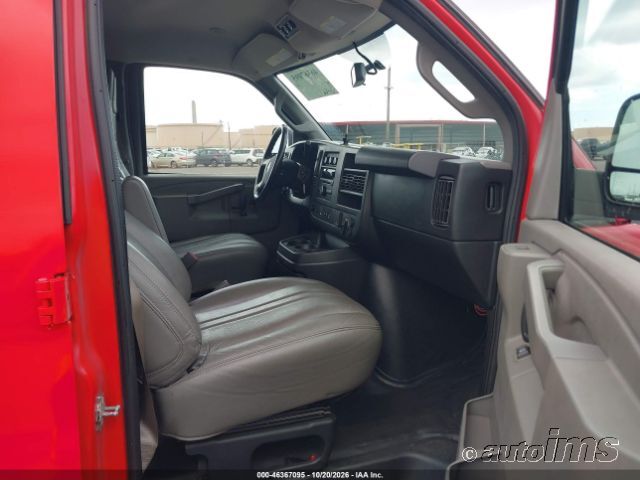 2018 Chevrolet Express photo 5