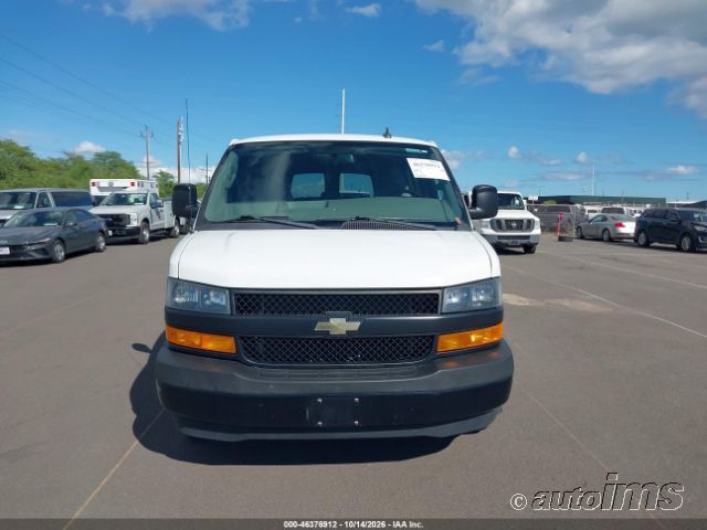 2018 Chevrolet Express photo 3
