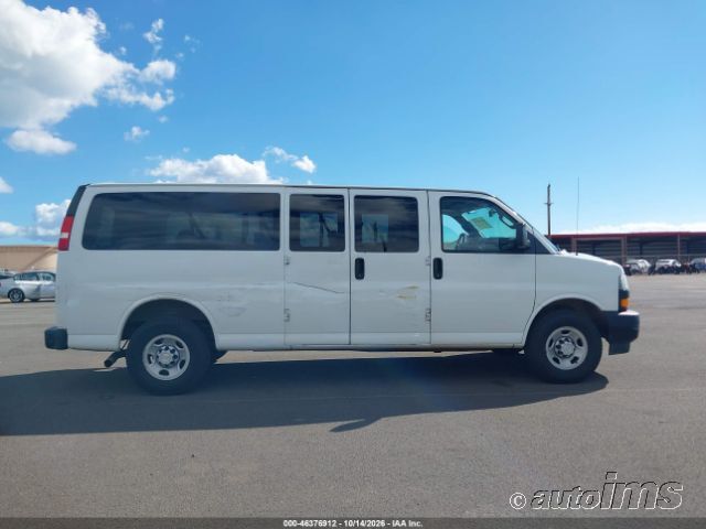 2018 Chevrolet Express photo 4