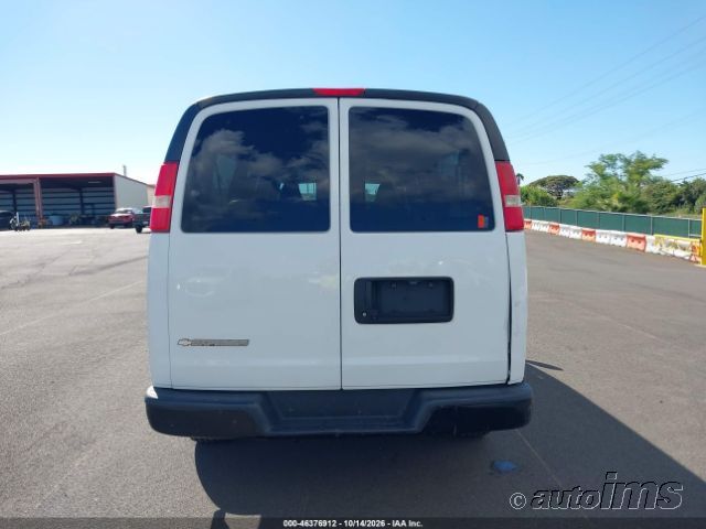 2018 Chevrolet Express photo 7
