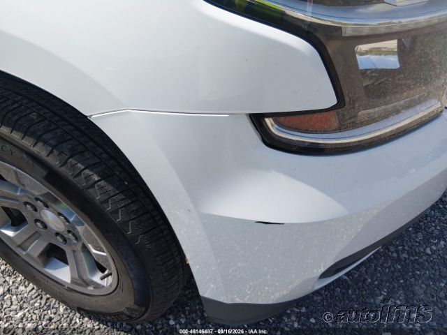 2018 Chevrolet Tahoe photo 2