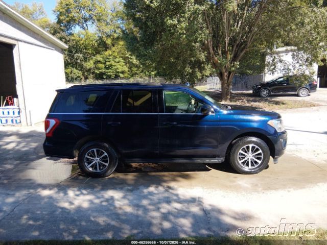 2021 Ford Expedition photo 3