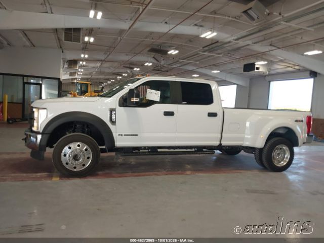 2017 Ford F-450 photo 3