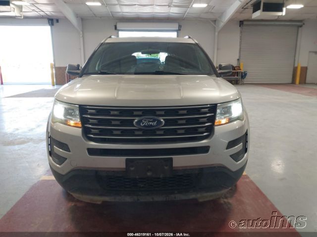 2017 Ford Explorer photo 2