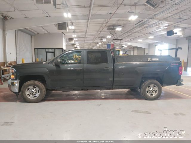 2018 Chevrolet Silverado photo 3