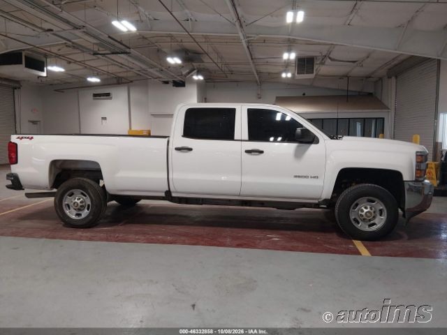 2018 Chevrolet Silverado photo 3