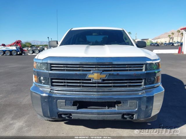 2018 Chevrolet Silverado photo 3