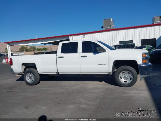 2018 Chevrolet Silverado photo 4
