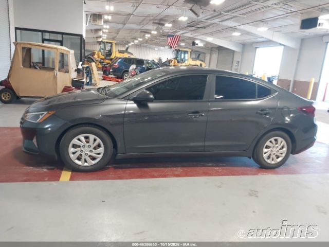 2020 Hyundai Elantra photo 3