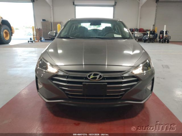2019 Hyundai Elantra photo 2