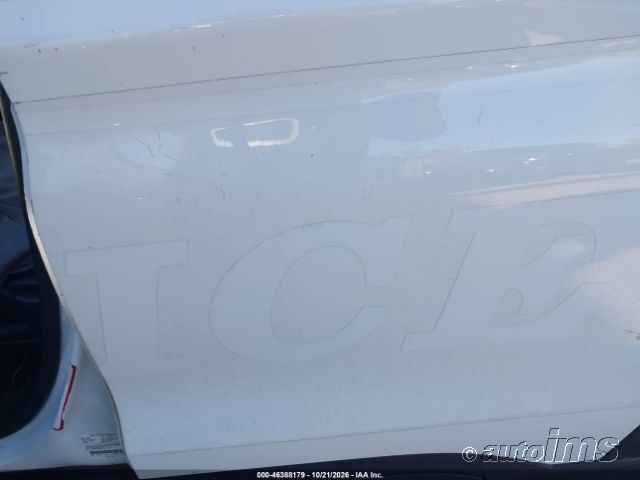 2020 Ford Explorer photo 2