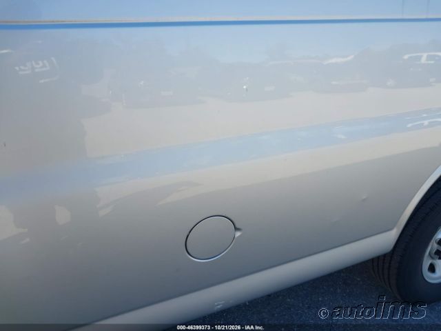 2017 Chevrolet Express photo 2