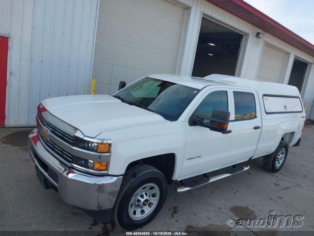 2017 Chevrolet Silverado photo 2