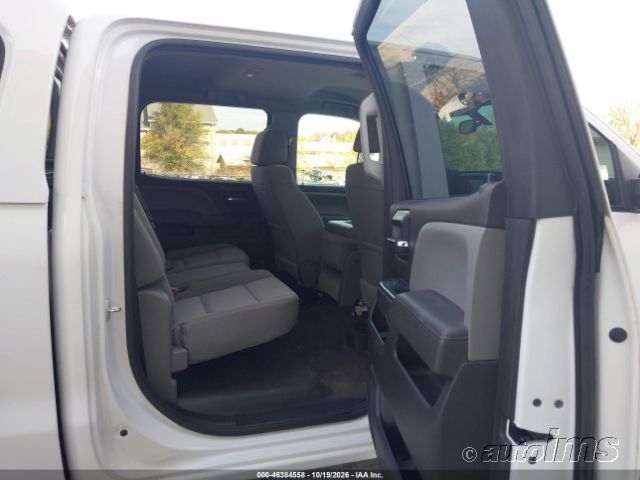2017 Chevrolet Silverado photo 7