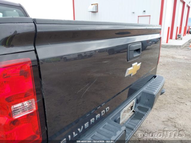 2016 Chevrolet Silverado photo 2