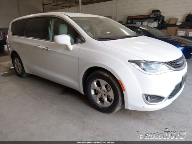 2017 Chrysler Pacifica-P