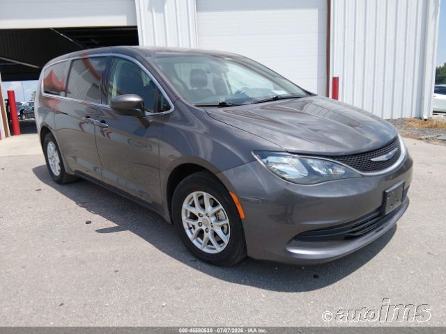 2020 Chrysler Voyager