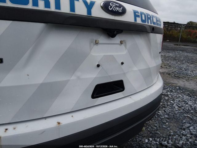 2017 Ford Explorer photo 2