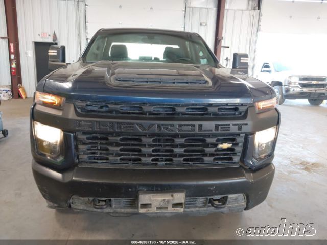 2020 Chevrolet Silverado photo 3
