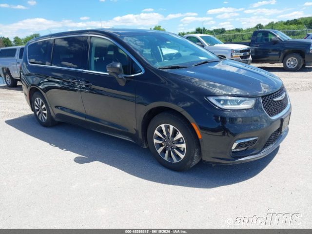 2023 Chrysler Pacifica Phe