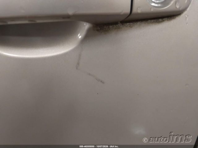 2010 Chevrolet Malibu photo 2