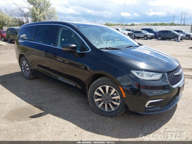 2023 Chrysler Pacifica Phe