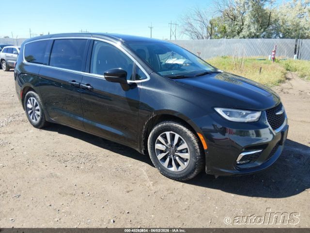 2023 Chrysler Pacifica Phe