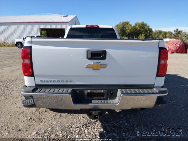 2019 Chevrolet Silverado Hd photo 3