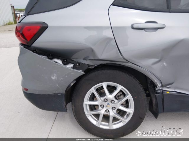 2024 Chevrolet Equinox photo 2
