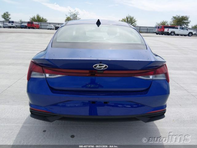 2021 Hyundai Elantra photo 4