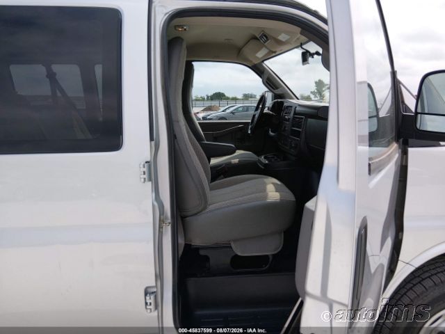 2023 Chevrolet Express photo 7