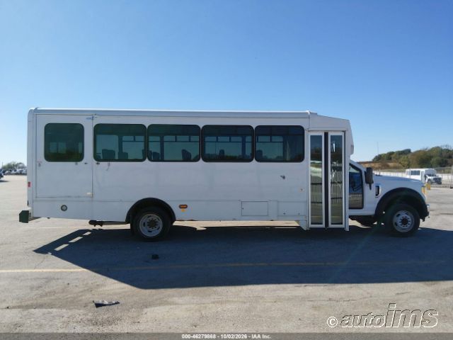 2017 Glaval Bus Glentourf5 photo 4