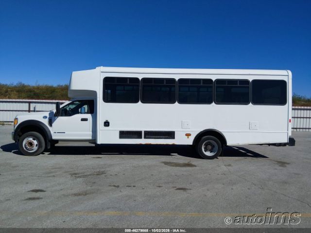 2017 Glaval Bus Glentourf5 photo 5