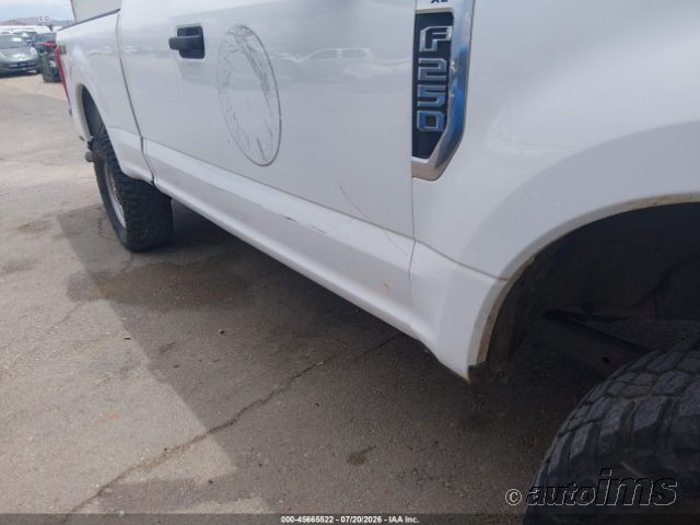 2017 Ford F-250 photo 2