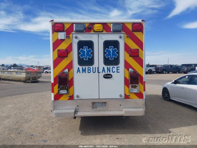 2016 Ford F450amb photo 6