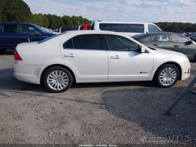 2010 Ford Fusion photo 3