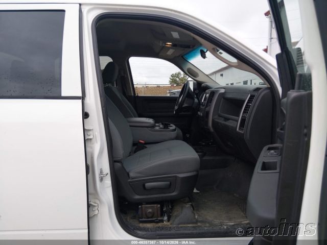 2017 Ram 3500 photo 4