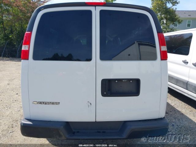 2019 Chevrolet Express photo 7
