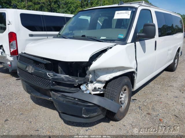 2019 Chevrolet Express photo 2