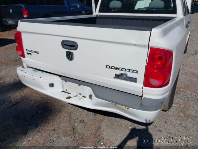 2009 Dodge Dakota photo 2