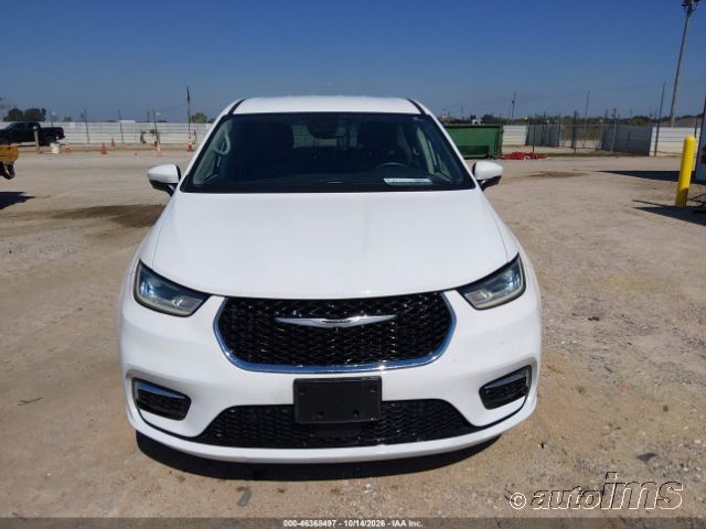 2023 Chrysler Pacifica photo 3