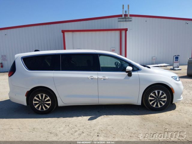 2023 Chrysler Pacifica photo 4
