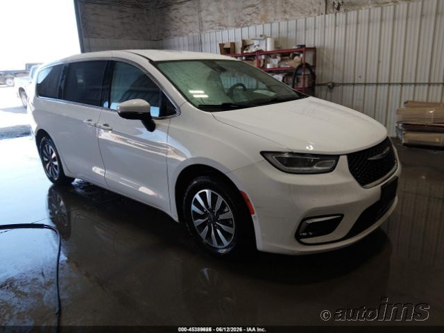 2023 Chrysler Pacifica Phe