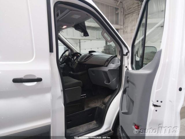 2018 Ford Transit photo 3