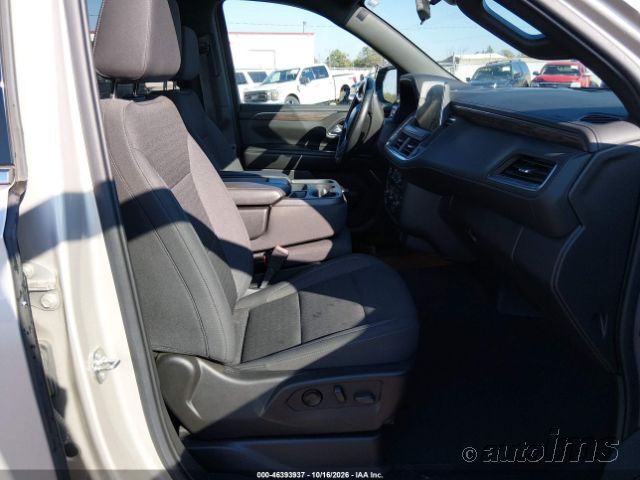 2021 Chevrolet Suburban photo 5